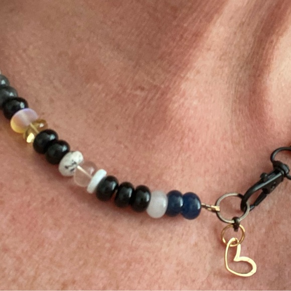 18” One-of-a-kind Jade necklace - Picture 5 of 9